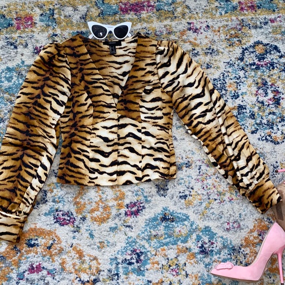 Sateen deep V animal print blouse - Picture 3 of 6